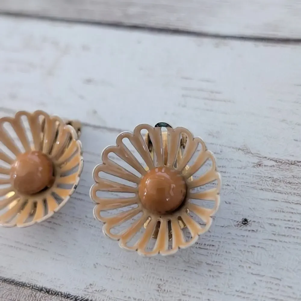 Vintage Clip On Earrings Tan/Dark Beige Flower Like Retro